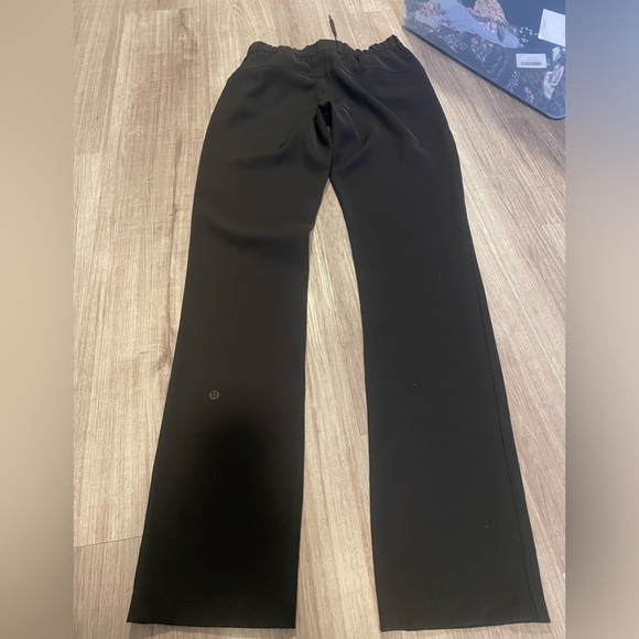 Brand new size 4 tall Lululemon pants - Picture 3 of 3